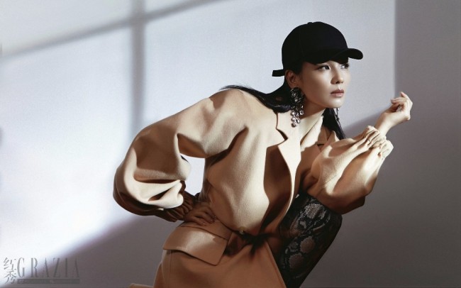 刘涛登《红秀》封面 气场 slay干练酷飒的女性姿态