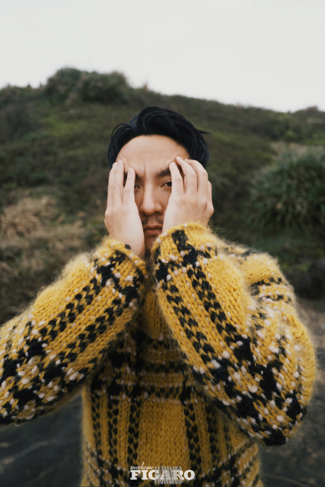 张震解锁全新海边大片 尽显“震”撼的魅力