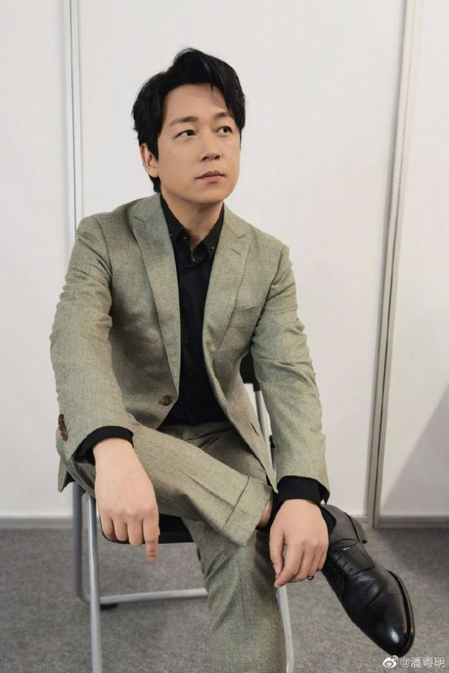 潘粤明发表情为儿子庆生 与董洁离婚后年年如此