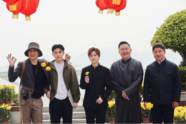 《万里走单骑—遗产里的中国》“布鞋男团”多维度探索鼓浪屿