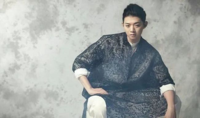 放飞自我？霍尊肚兜造型神似哪吒 网友：还我仙尊