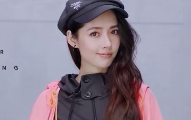 郭碧婷产后七个月正式复工 腰身纤细身材绝佳