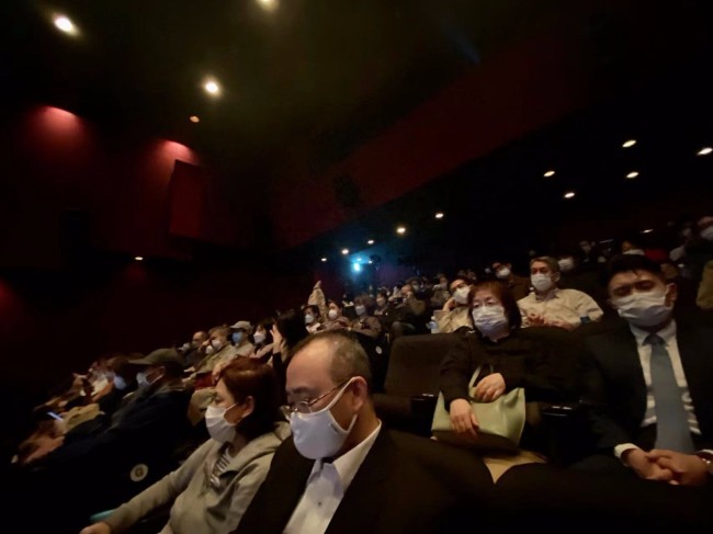 电影《一个和四个》带你闯进神秘的西部世界