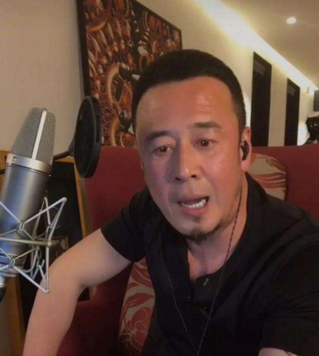48岁歌手杨坤发文惹争议！疑似暗讽一大批明星