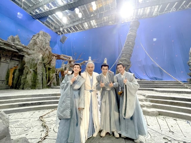 王佳璇出演古装仙侠剧《长月烬明》杀青 未来可期