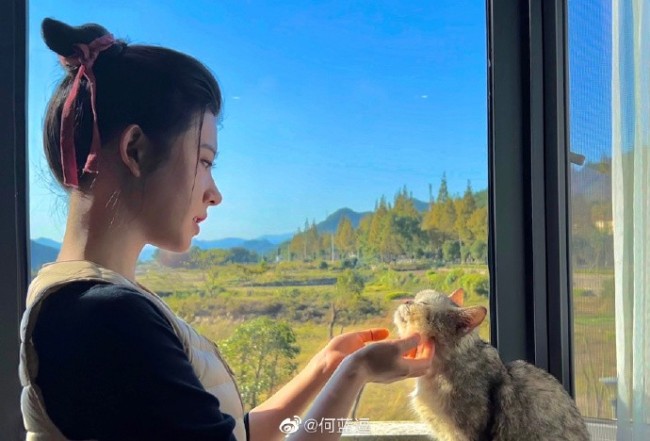 最贴脸青春校园剧女主角找到了——何蓝逗