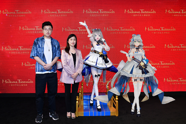 打破次元壁垒，与“依”圆梦共舞 上海杜莎夫人揭幕全球首尊虚拟歌手蜡像