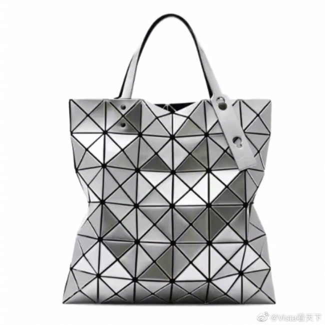 著名设计师三宅一生去世 母亲因广岛原子弹去世