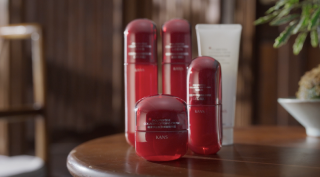 韩束发布李云霄38妇女节特别TVC《当我们唱响一台戏》