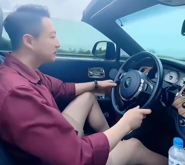 汪小菲和張蘭在韓國匯合 一家人“攻占”光頭老家