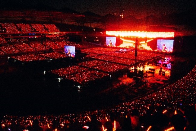 周深演唱会深圳站圆满落幕 首次体育场演唱会扩展音乐版图