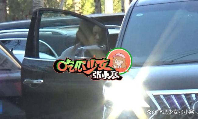 马思纯现身美容院素颜状态好沧桑 肤色暗沉眼袋浮肿