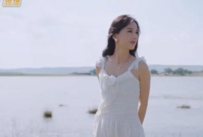 黃圣依離婚后面相變了？被婚姻耽誤的玉女，10個(gè)角色勾勒神仙顏值 過期罐頭引發(fā)熱議