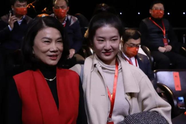 孟羽童称当时离职是太年轻了 真相曝光震动网络
