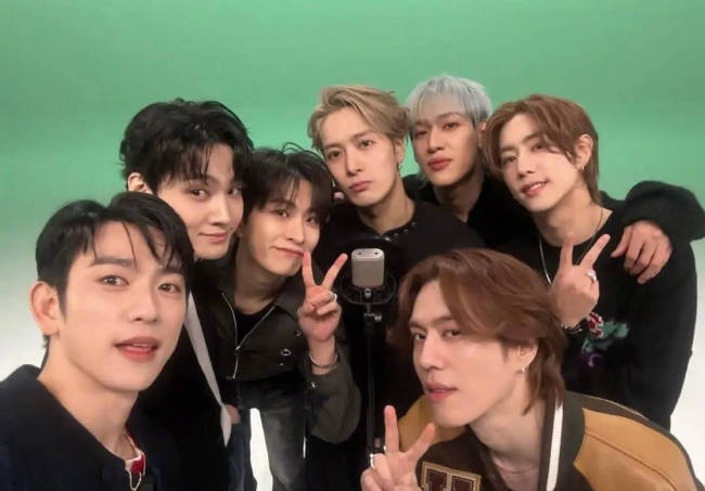 Got7朴珍荣曝团内趣事 台下抓衣领吵架台上装亲近