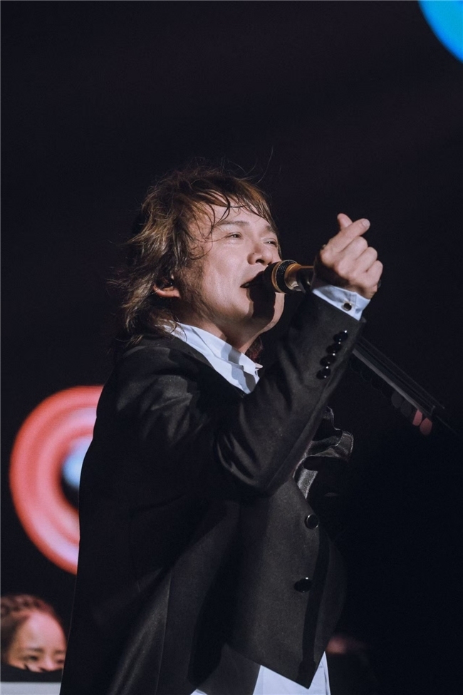 六年之约，声浪再临！伍佰&China Blue点燃杭州，摇滚诗篇响彻今夜！