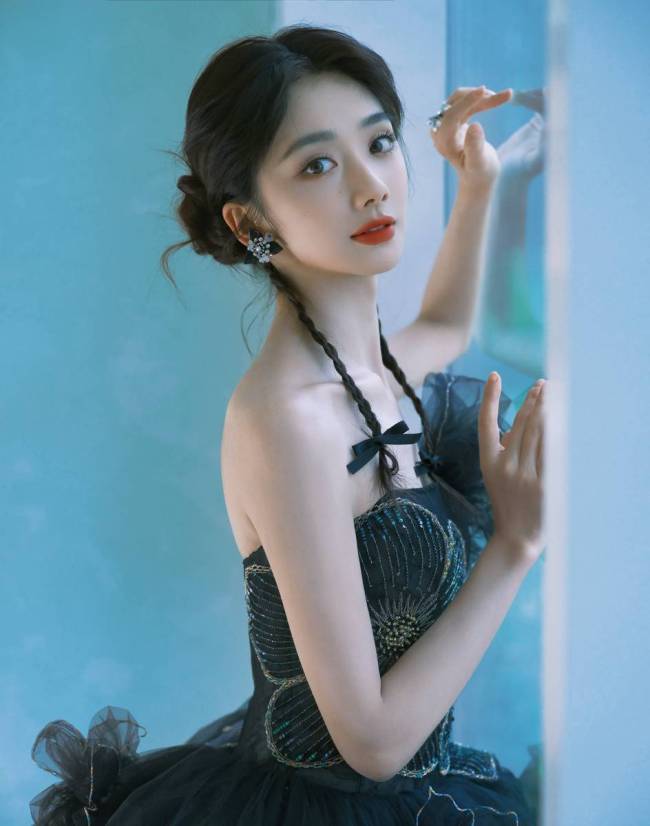 Ӱ贴ɫĨسȹ 鱾