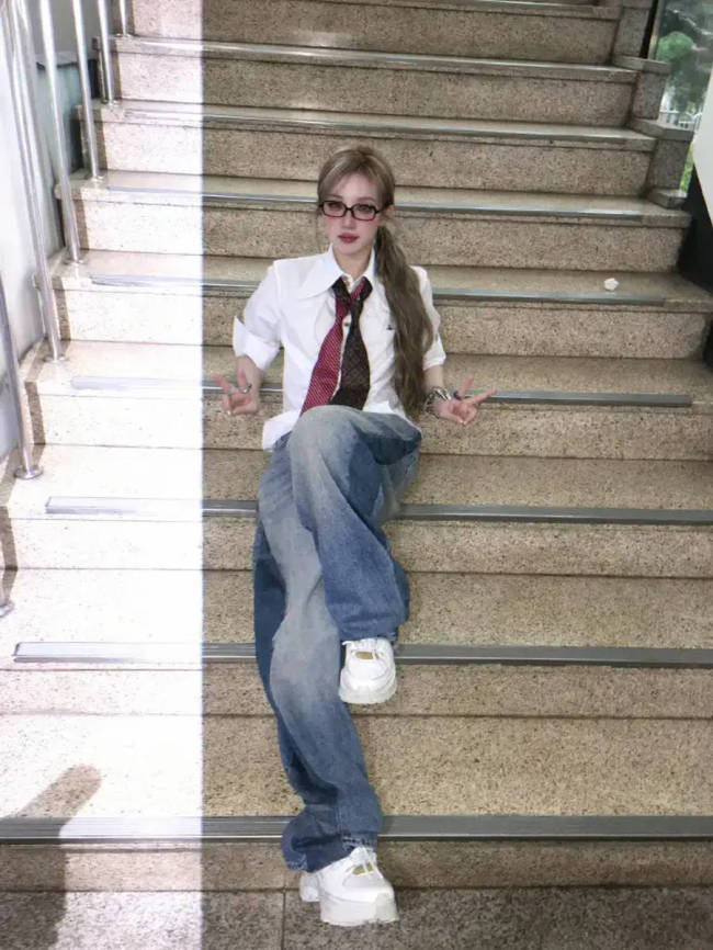 宋雨琦分享复古辣妹风美照 甜酷可爱气场全开