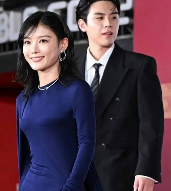 金裕贞金度勋两边否定恋情:竣事之后的团队旅行