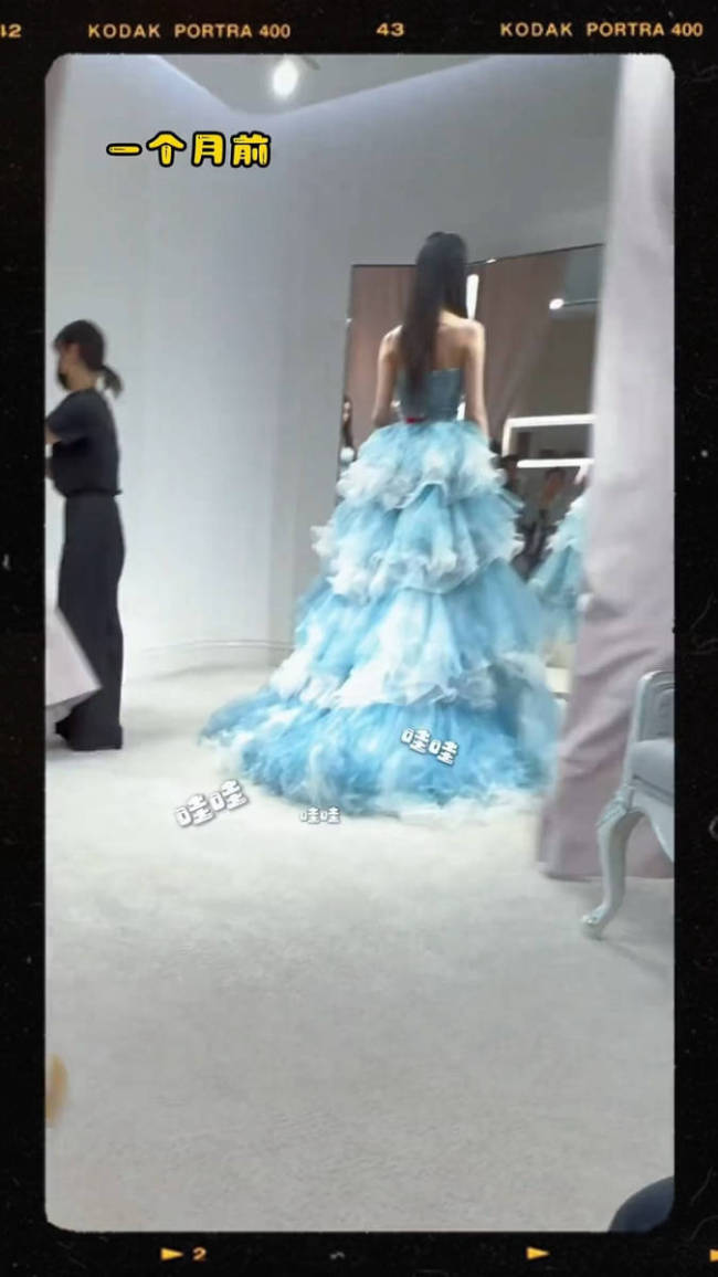 徐艺洋共享试穿婚纱花絮 十二套婚纱尽显优雅奋斗