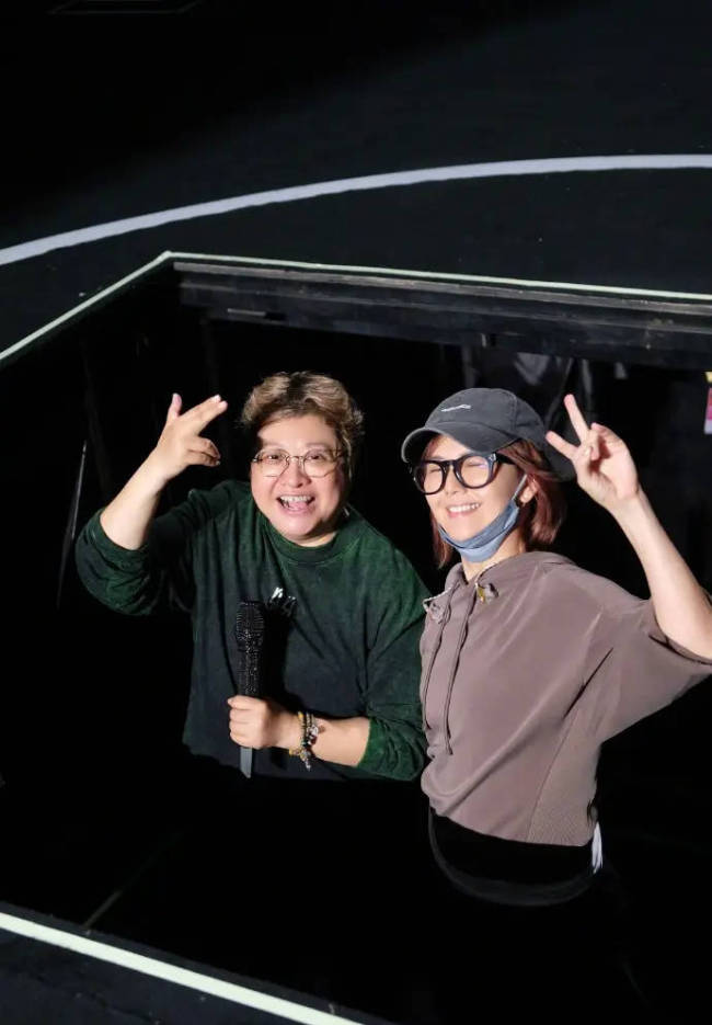 韩红称孙燕姿匿名捐钱上千万 且屡次阻隔公开赏赐