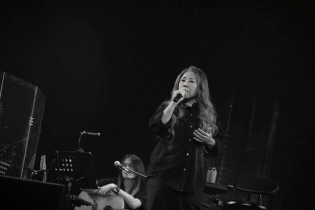 陈小霞COMPOSER老翅膀音乐分享会,广州北京双城演绎创作人生温情上演