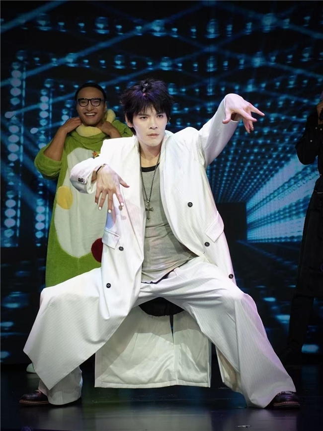 《单排喜剧大赛2》抖音首播炸场！全民造星引爆追综热潮