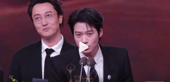 魏大勋争取新的一年多上好的热搜