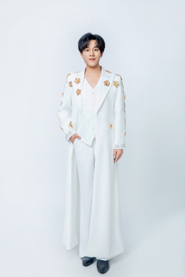 三度联袂共赴新春洛琦加盟2026湖南卫视春节联欢晚会