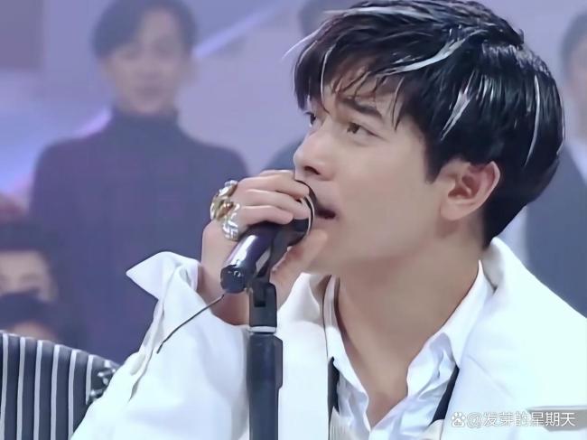 王一博郭富城舞力全开 跨代组合引爆期待