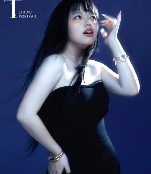 奥黛丽厚本正完骨变"薄本"了 身形的确太进军了