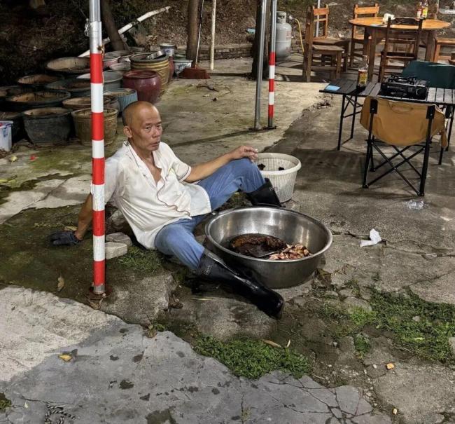 莫氏鸡煲老板儿子发声 店铺爆红累坏全家