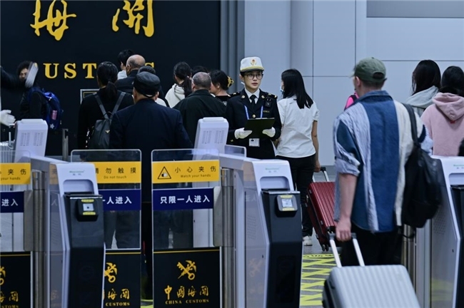 电视剧《金关》定档,书写海关旅检东说念主的诚意与信守