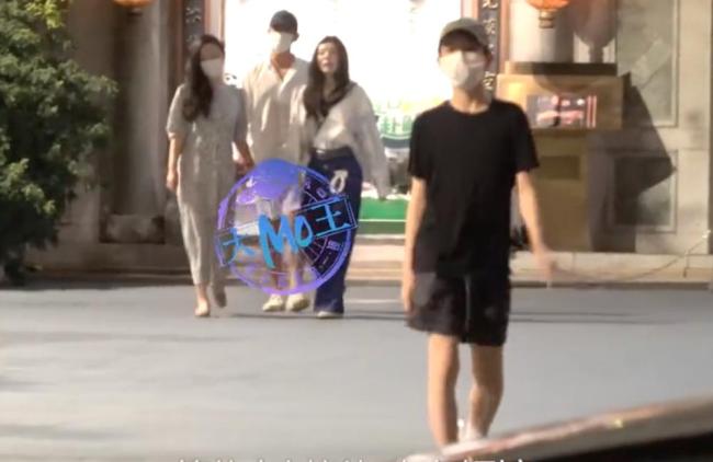 嗯哼身高王人快赶上爸爸了 少年感拉满