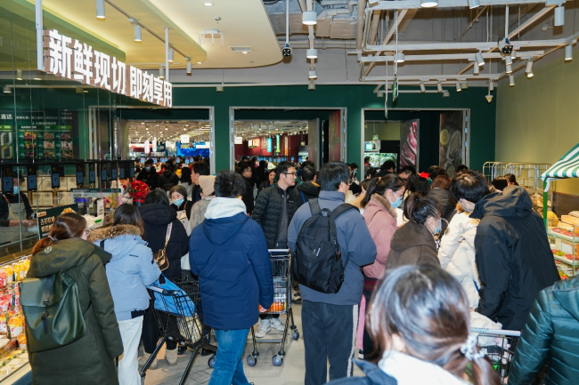 近3万人涌入,京东七鲜超市浦东新店开业,24小时菜、崇明本地菜成爆款