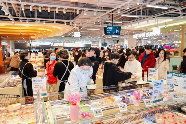 首日超3.5万人涌入,京东七鲜打造春运级开业现象