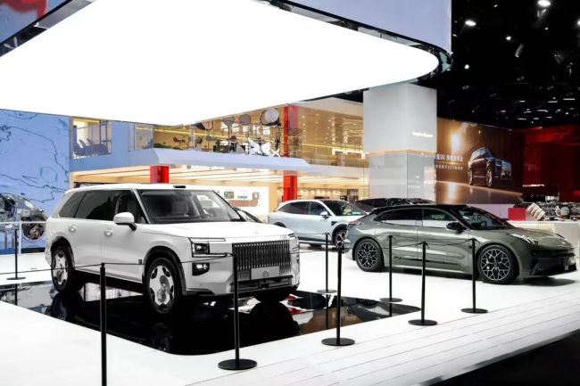 极氪提供电车召回表率：动态检测、主动召回、免费换电池