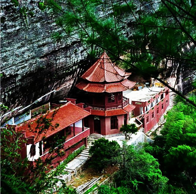 泰宁栖真岩寺泰宁三剑峰在作品要求上,希望以尽可能撼人心弦,喜闻乐见