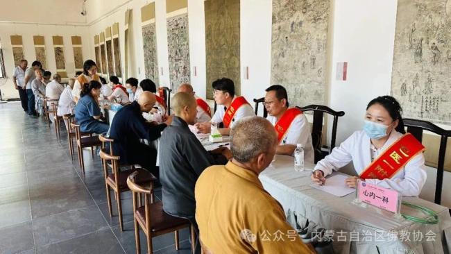 为广大僧众送去优质医疗服务