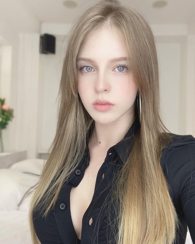 俄罗斯小姐姐Anna福利美图欣赏 天使面孔魔鬼身材_游戏频道_中华网 俄罗斯小姐姐Anna福利美图欣赏 天使面孔魔鬼身材_游戏频道_中华网