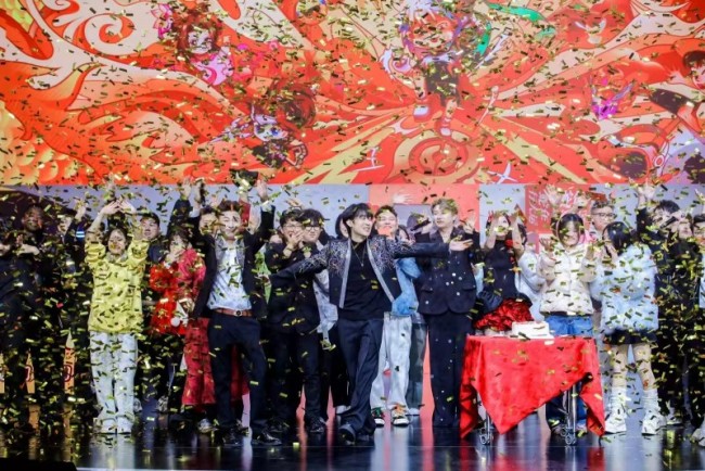 镜头外的天赐：从千万主播到多元创变者的成长独白