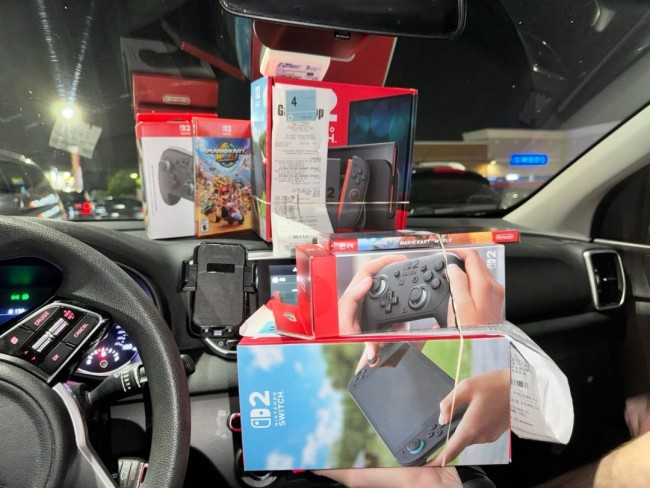 “订书钉门”落下帷幕：损坏的Switch2主机拍出25万美元高价善款将用于慈善(图2)