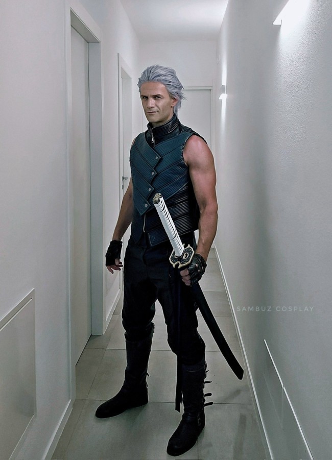 皮衣配圣诞帽！意大利Coser演绎《鬼泣5》圣诞但丁