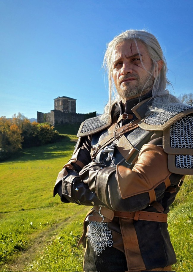 皮衣配圣诞帽！意大利Coser演绎《鬼泣5》圣诞但丁