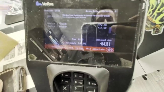 现实版刷钱BUG 玩家利用零售商以旧换新规则漏洞赚钱