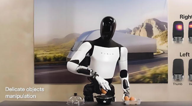 马斯克谈人形机器人 Optimus计划2027年底推向平民市场