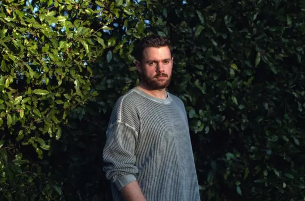 高科技邪教进化地？AI专属社区Moltbook爆火人类只能旁观