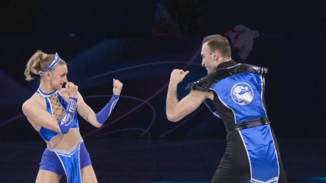 冬奥会花滑选手以《真人快打》风格表演 很有趣!