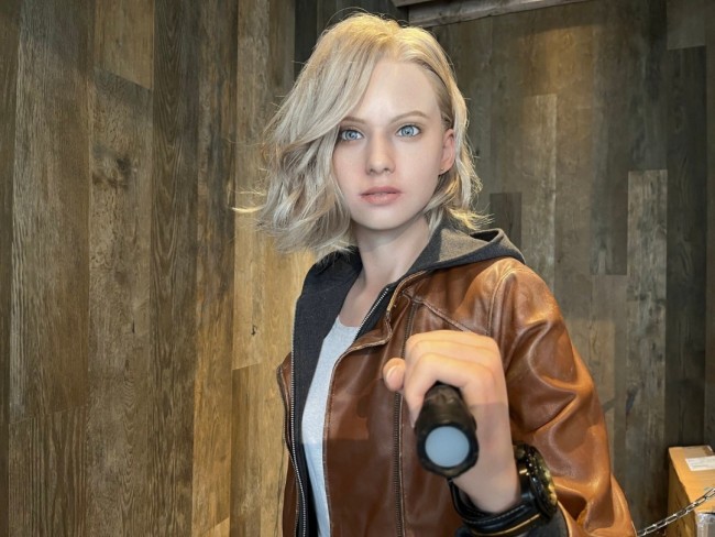 极为逼真！卡普空展示《生化危机9》格蕾丝1：1雕像