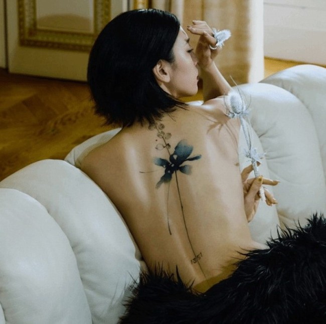 三吉彩花惊晒后背巨型纹身！中国刺青师操刀
